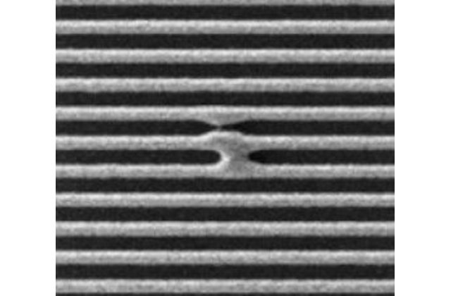 Примеры инспекции дефектов. Замыкание токоведущих линий